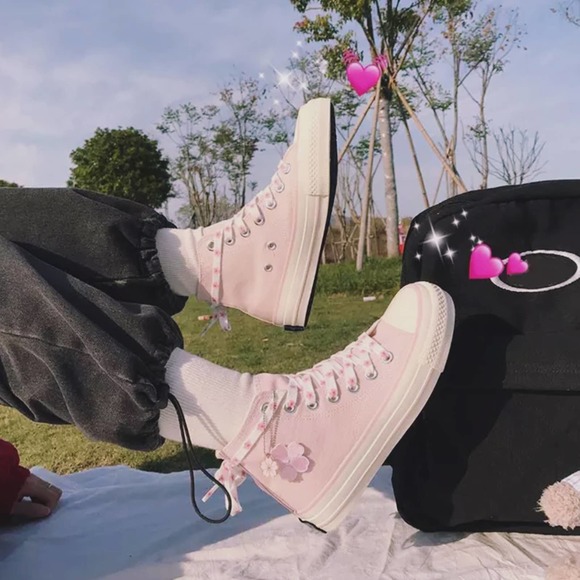 🌸WMNS PINK LOLITA CHUCK STYLE SNKRS FLOWER CHARMS NEW (8)🌸 - Picture 2 of 10